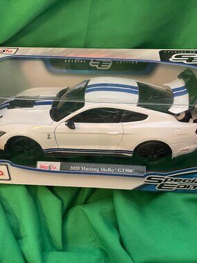 Maisto Mustang Shelby GT500 Ford 2020 White 1/18 Scale DieCast Collectible Car